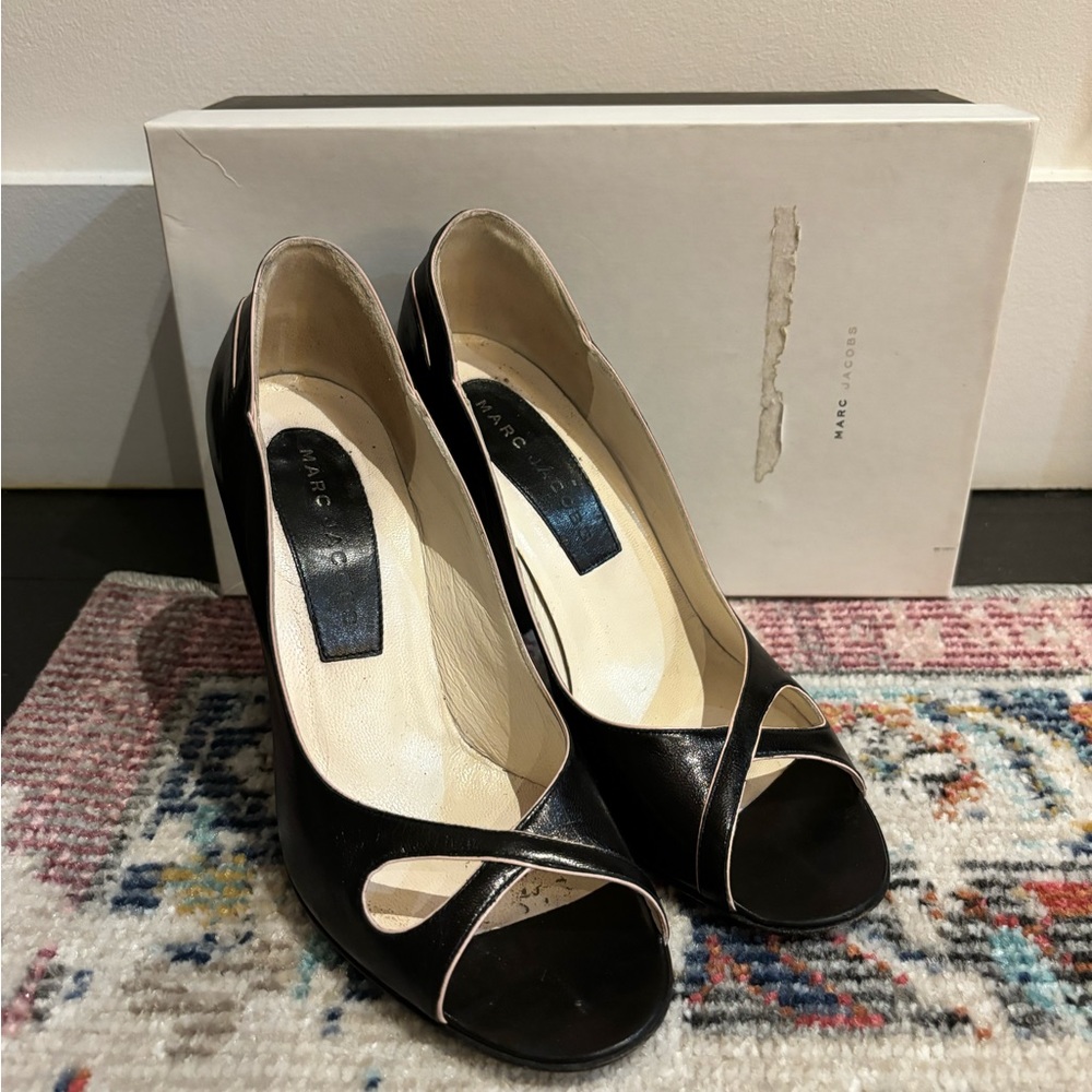 Vintage Marc Jacobs peep toes